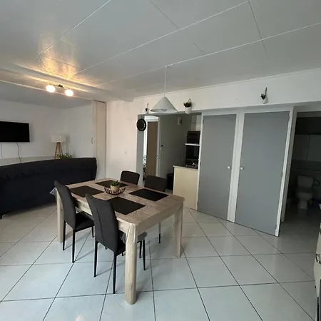 Apartment Equipe A 150m De La *