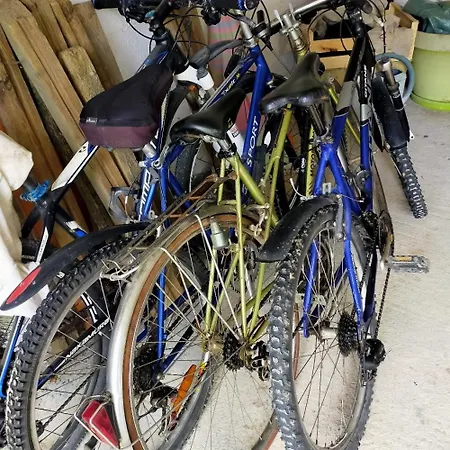 Equipe A 150m De La *